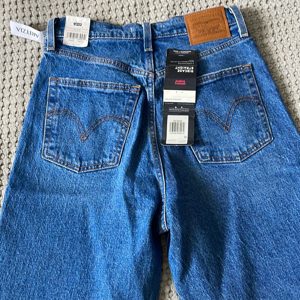 Aritzia Levi's Ribcage straight jeans